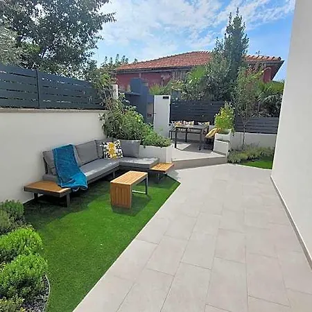 Urban Oasis - Private Fenced Garden With Bbq Area فندق 4*