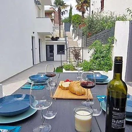Urban Oasis - Private Fenced Garden With Bbq Area