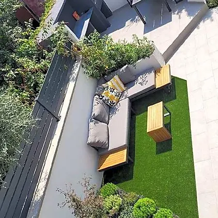 Urban Oasis - Private Fenced Garden With Bbq Area فندق 4*